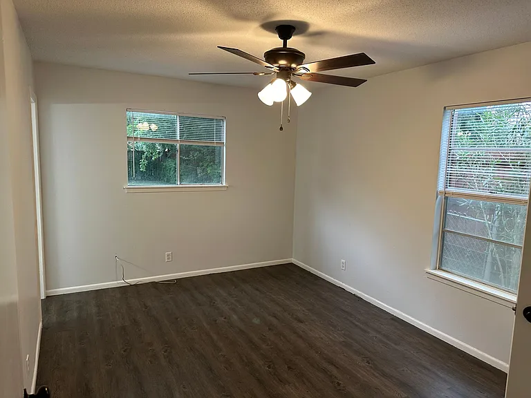 7211 Westglade Dr — Photo 11