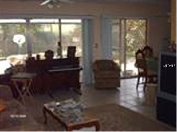 3rd image of 777 Countryshire Ln