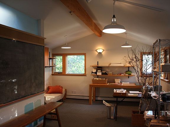 Studio, Upper level