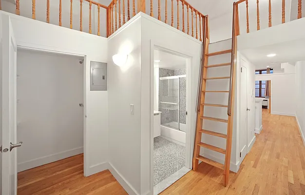 Rented by Mossanen Group | media 17