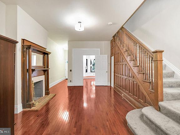 3rd image of 1828 California St NW