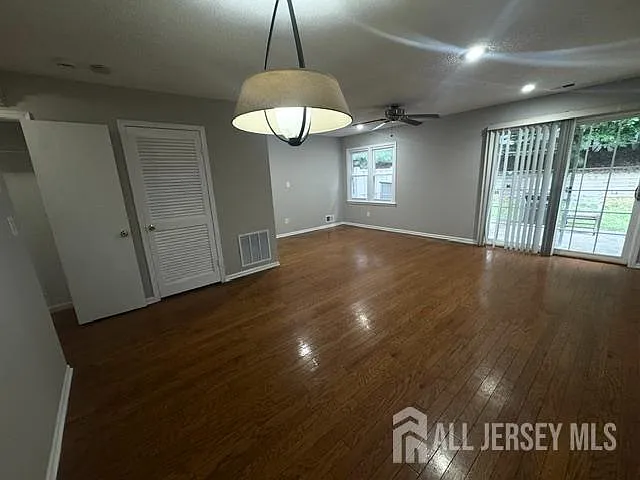 2 bed, 2.5 bath, 1271 sqft, $2,750 — Photo 4
