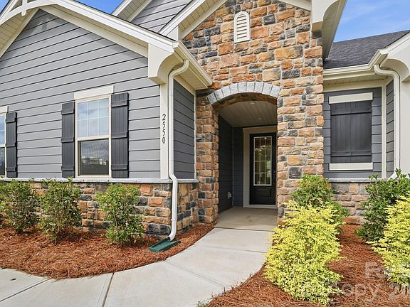 5th image of 2550 Mabel Ln