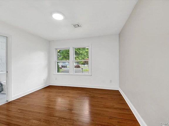 2nd image of 9 Hillside Close