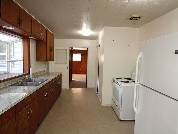 2nd image of 15606 14th Ave NW