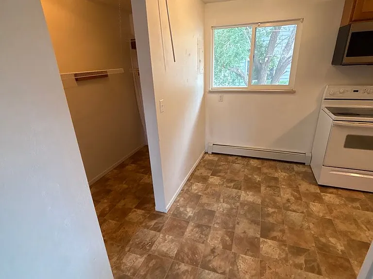 4319 Lashelle Ave — Photo 3