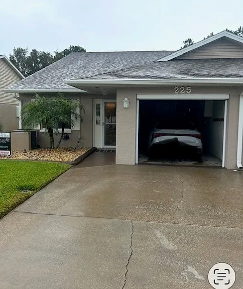 Country Club Dr — Photo 1