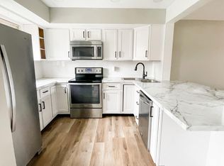 1201 Stephenson Dr APT B, Troy, OH