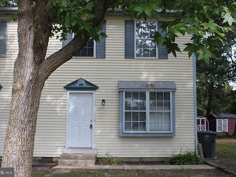 127 Higgins Dr — Photo 2