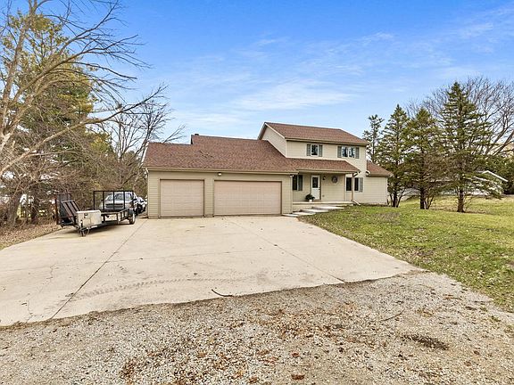 3rd image of W4436 East Lakeview ROAD