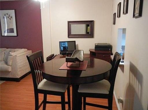 4th image of 480 Executive Center Dr APT 2L