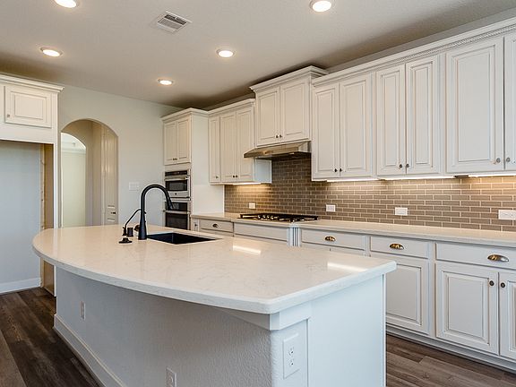 3rd image of 2204 Nocona Ln