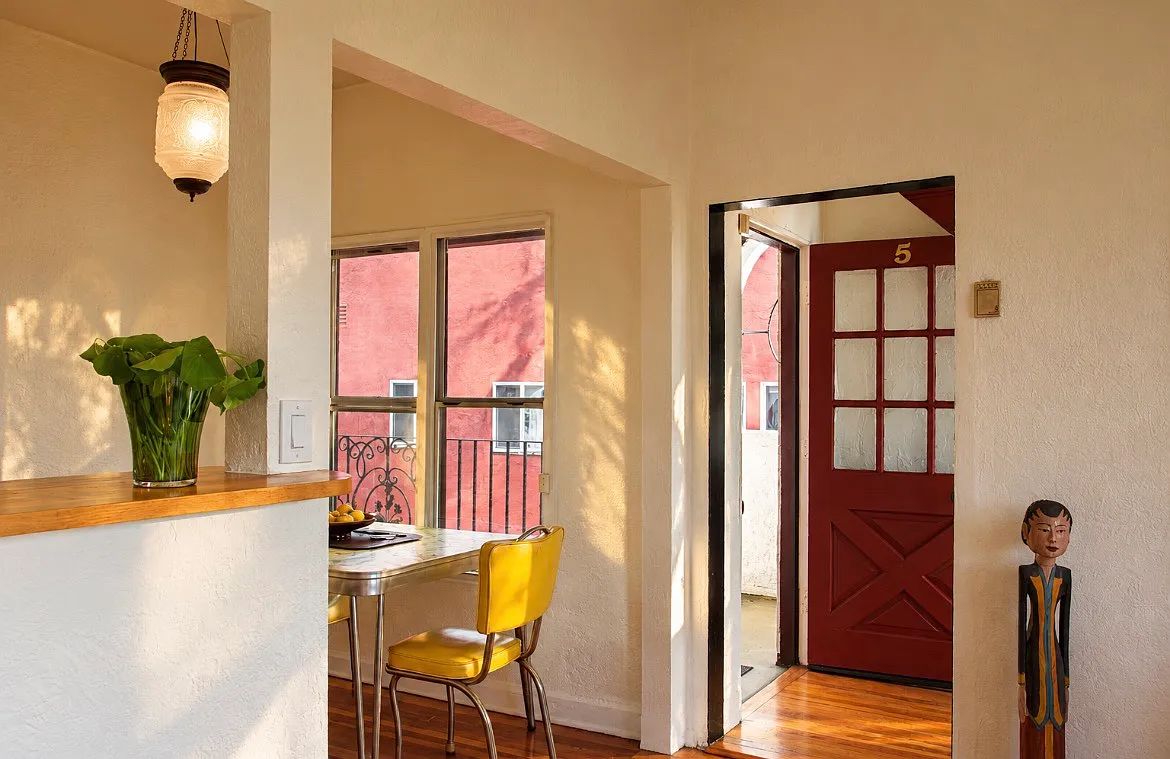 2 bed, 900 sqft, $3,495 — Photo 3