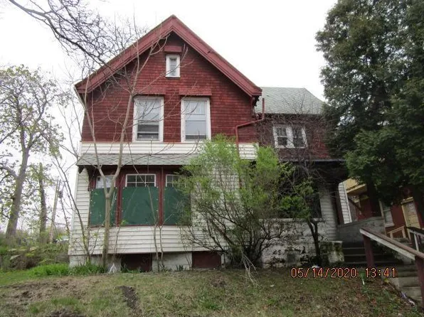 910 N 25th St, Milwaukee, WI 53233