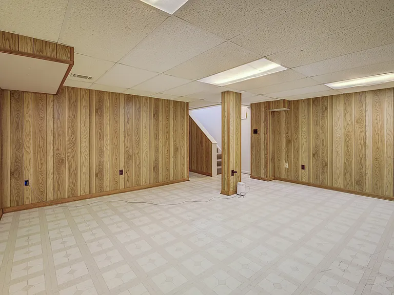 13907 Concord Ave — Photo 46