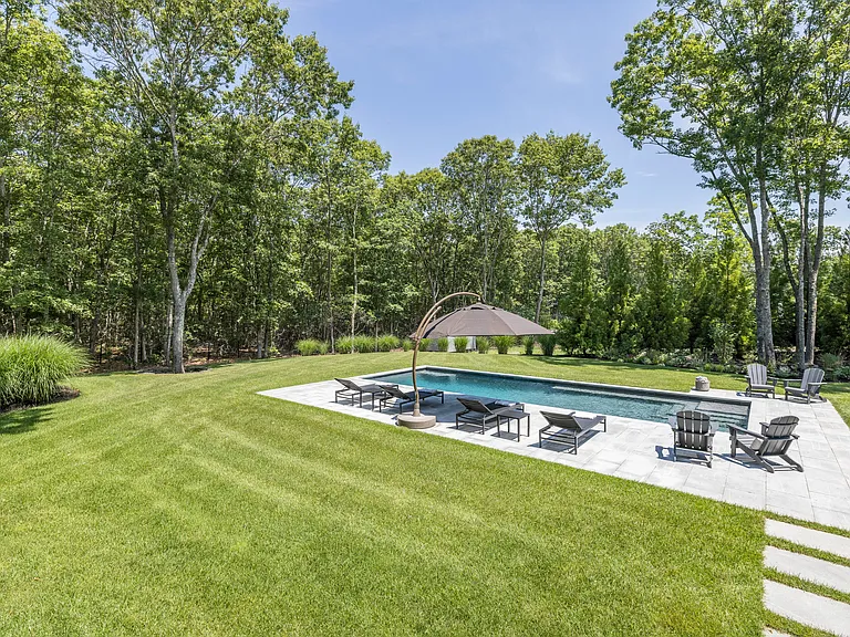 15 Margaret Dr — Photo 29