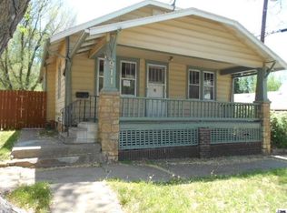 911 SW 16th St, Topeka, KS 66604