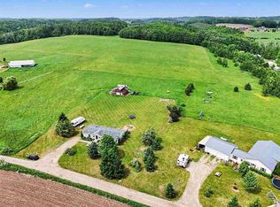 14625 Springwood Rd, Charlevoix, MI 49720
