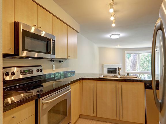 5th image of 11211 NE 128th St APT K302