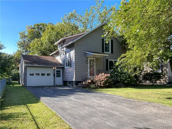 104 Watson Rd, North Syracuse, NY 13212