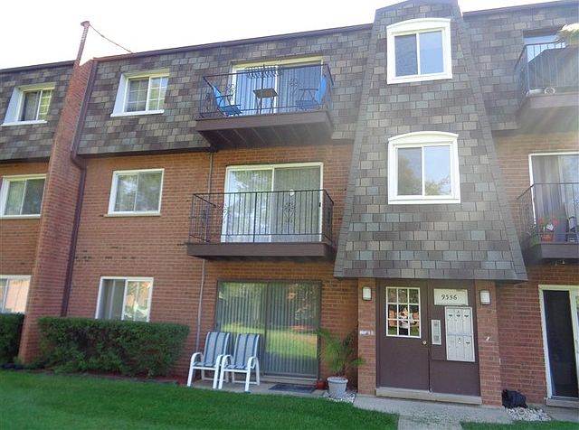1st image of 9356 Bay Colony Dr APT 2N
