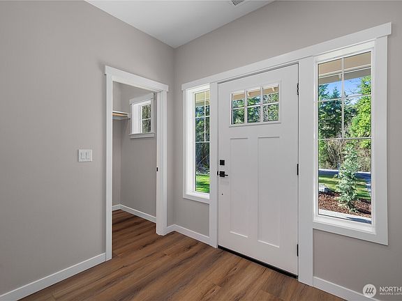 2nd image of 13940 Brenda Lane SE