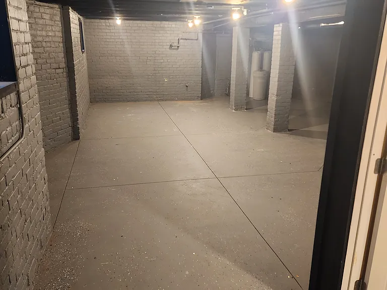 112 E Buena Vis — Photo 17