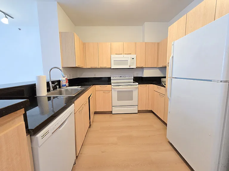 1 Lakeside Dr #211 — Photo 4