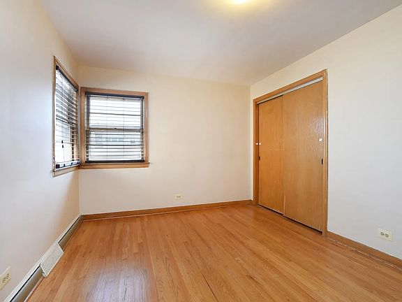 4th image of 2915 N Austin Ave #1