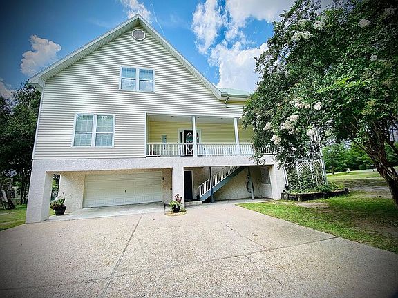 3rd image of 81 Holly Cir