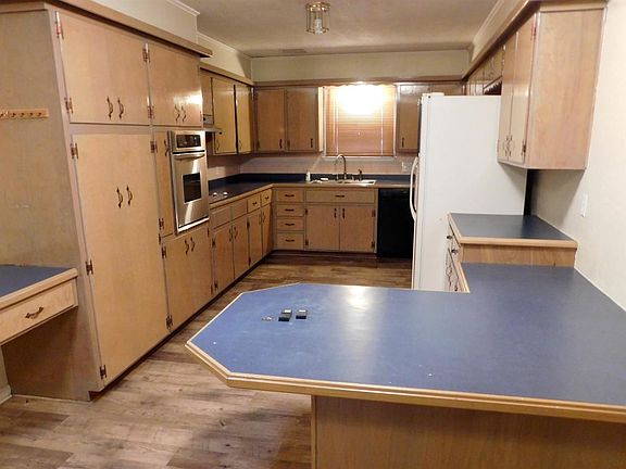 3rd image of 1910 W Avenue H