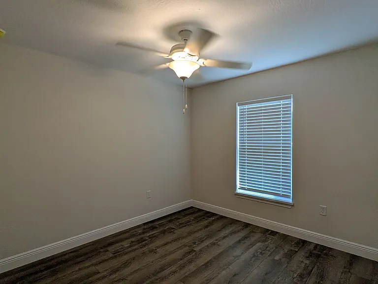 3140 W Juliet Pl — Photo 9