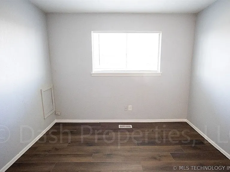5104 S 75th East Ave — Photo 56