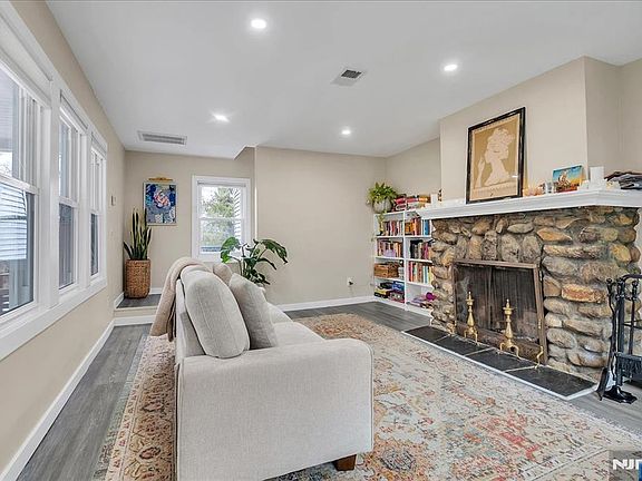 2nd image of 34 Forest Ave
