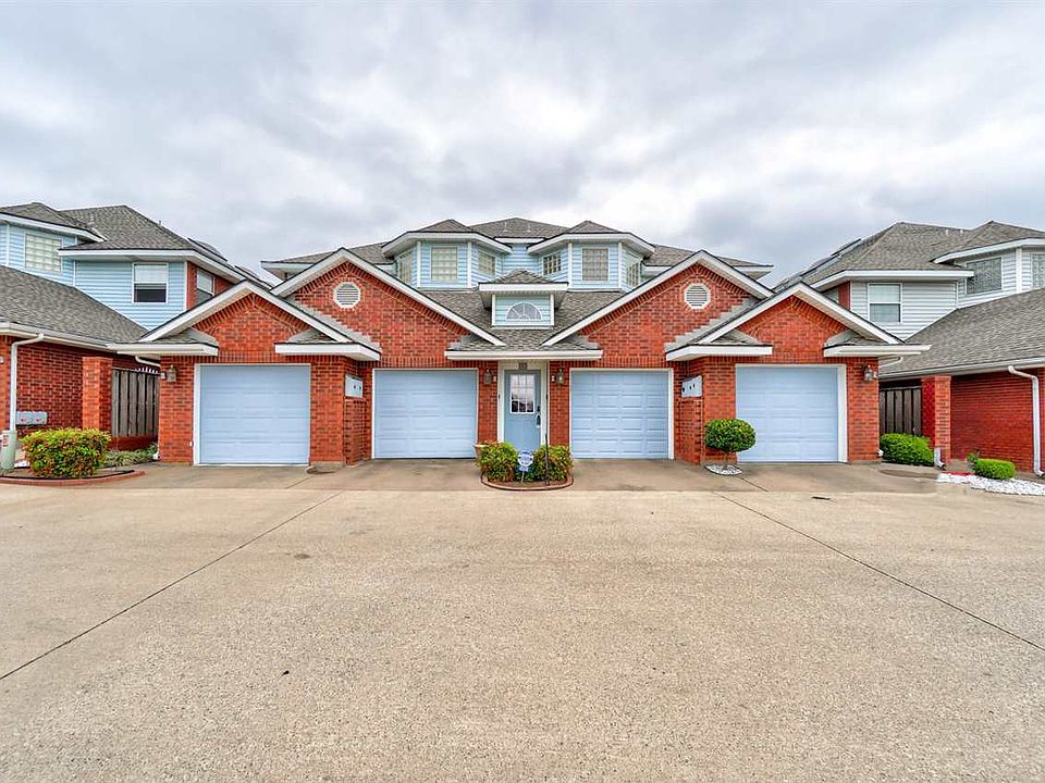 1st image of 505 NW Fairway Villa Pl APT 4