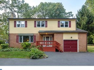 6 Tanglewood Ln, Malvern, PA 19355
