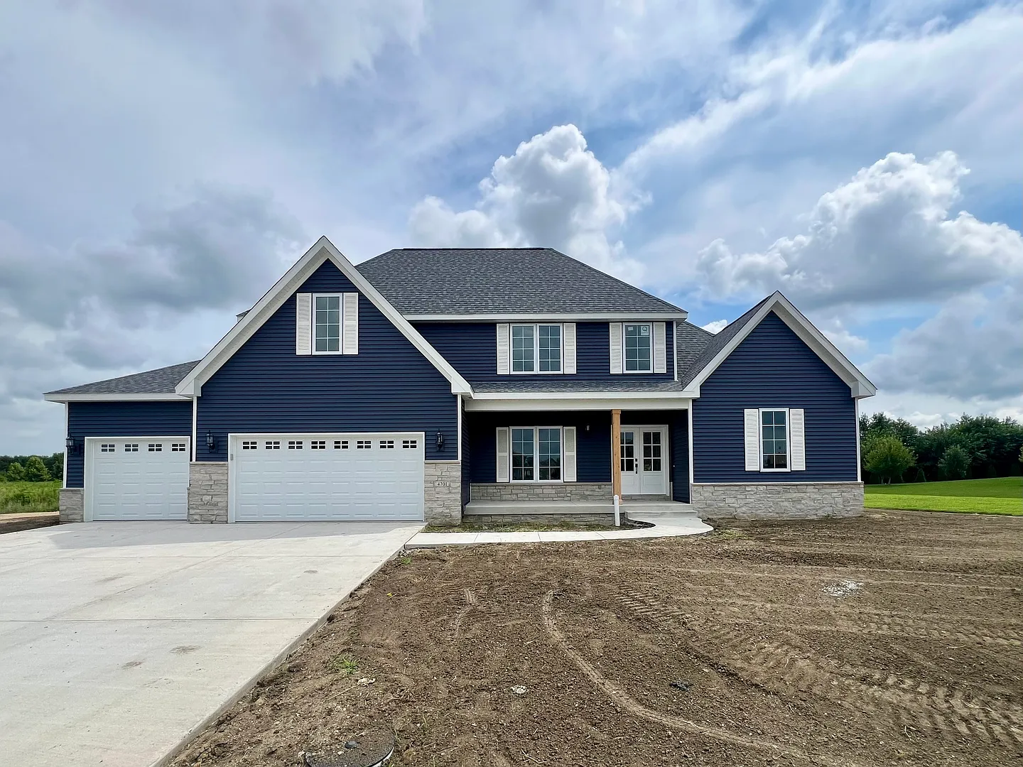 4701 Vahalla Dr photo 1