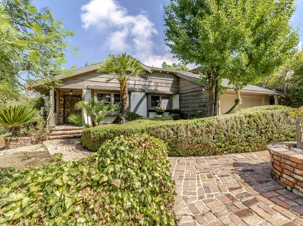 3852 Eureka Dr, Studio City, CA 91604