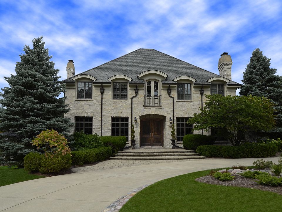 1st image of 572 Hill Ave