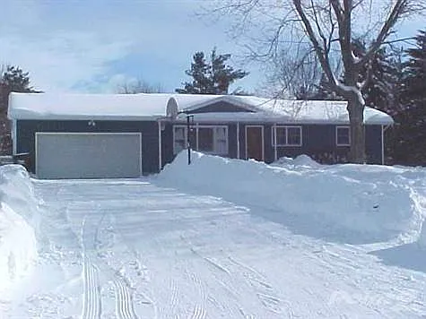 907 Shawano Dr photo 1