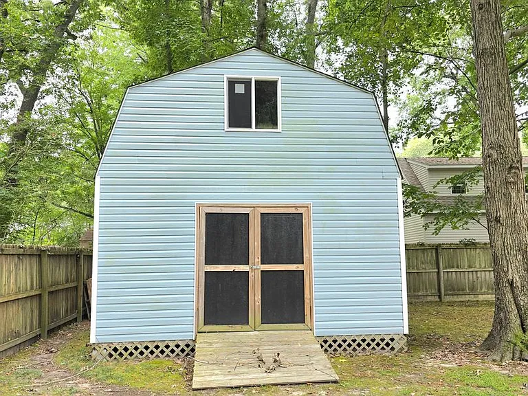 415 Rosewood Ln — Photo 28