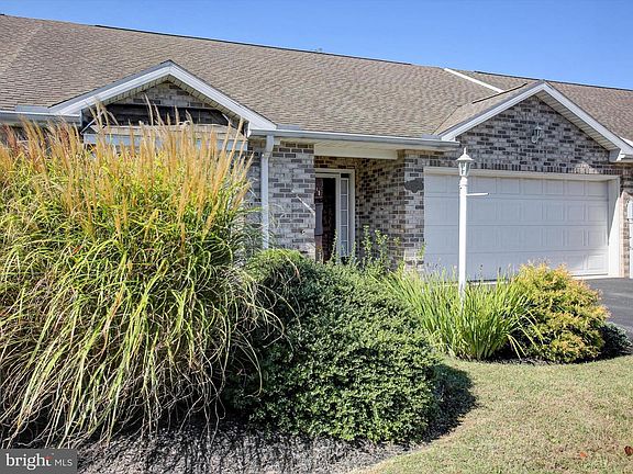 3rd image of 602 Brookview Dr