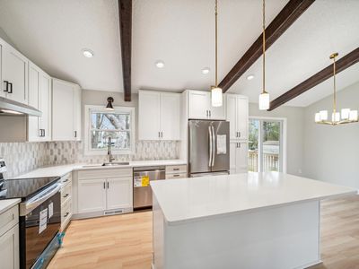 7080 Shawnee Ln, Chanhassen, MN, 55317