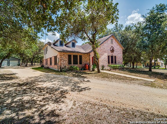 3rd image of 151 Scenic Oak Dr