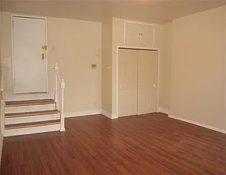 Rented by R New York