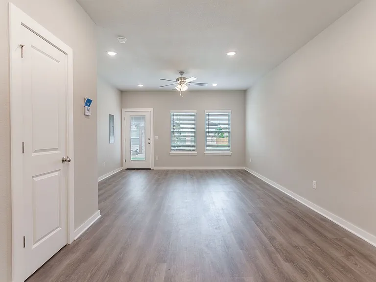 654 N Littleleaf Ter #27 — Photo 5