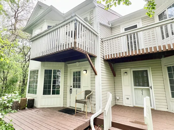 257 W Treehouse Ln #257, Round Lake, IL 60073
