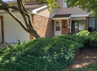 1188 Leicester Ct, Wheaton, IL 60189