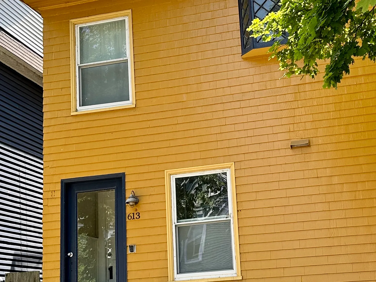 Studio, 700 sqft, $1,100 — Photo 2