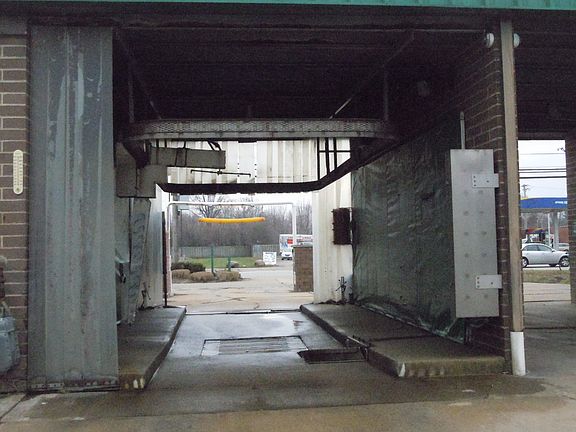 3rd image of 29007 Lakeshore Blvd.